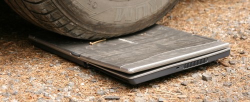 notebook pod kolem